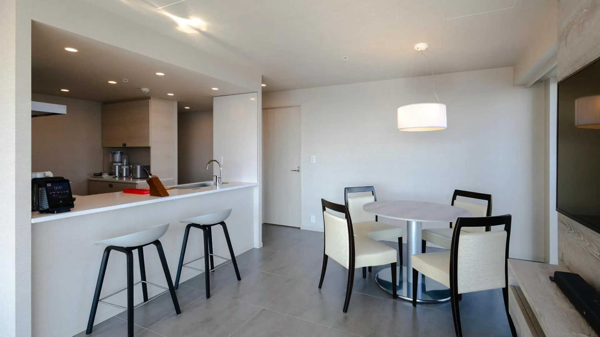 יוקוהאמה Oakwood Suites Yokohama מלון